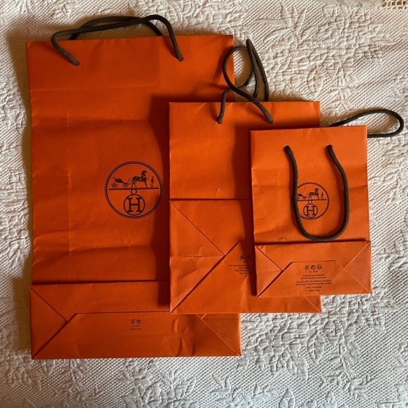 Hermes gift bags (empty). Set of three - Picture 2 of 3